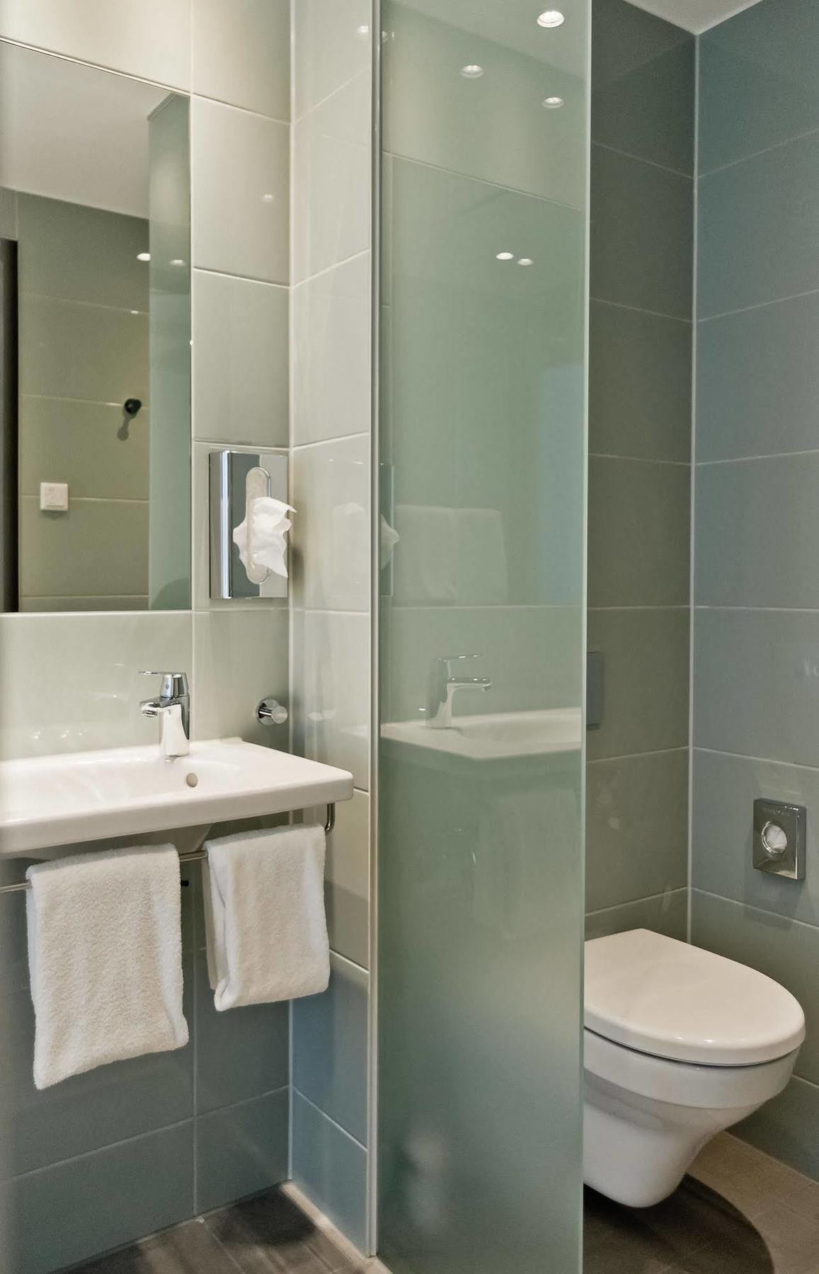 Super 8 By Wyndham West Hotel München